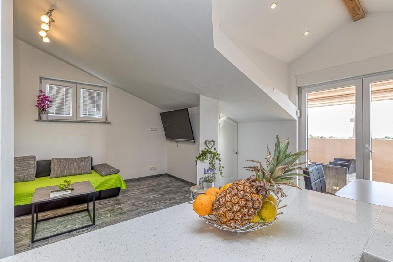 Enjoy At L&C Apartment Rovinj Exterior photo
