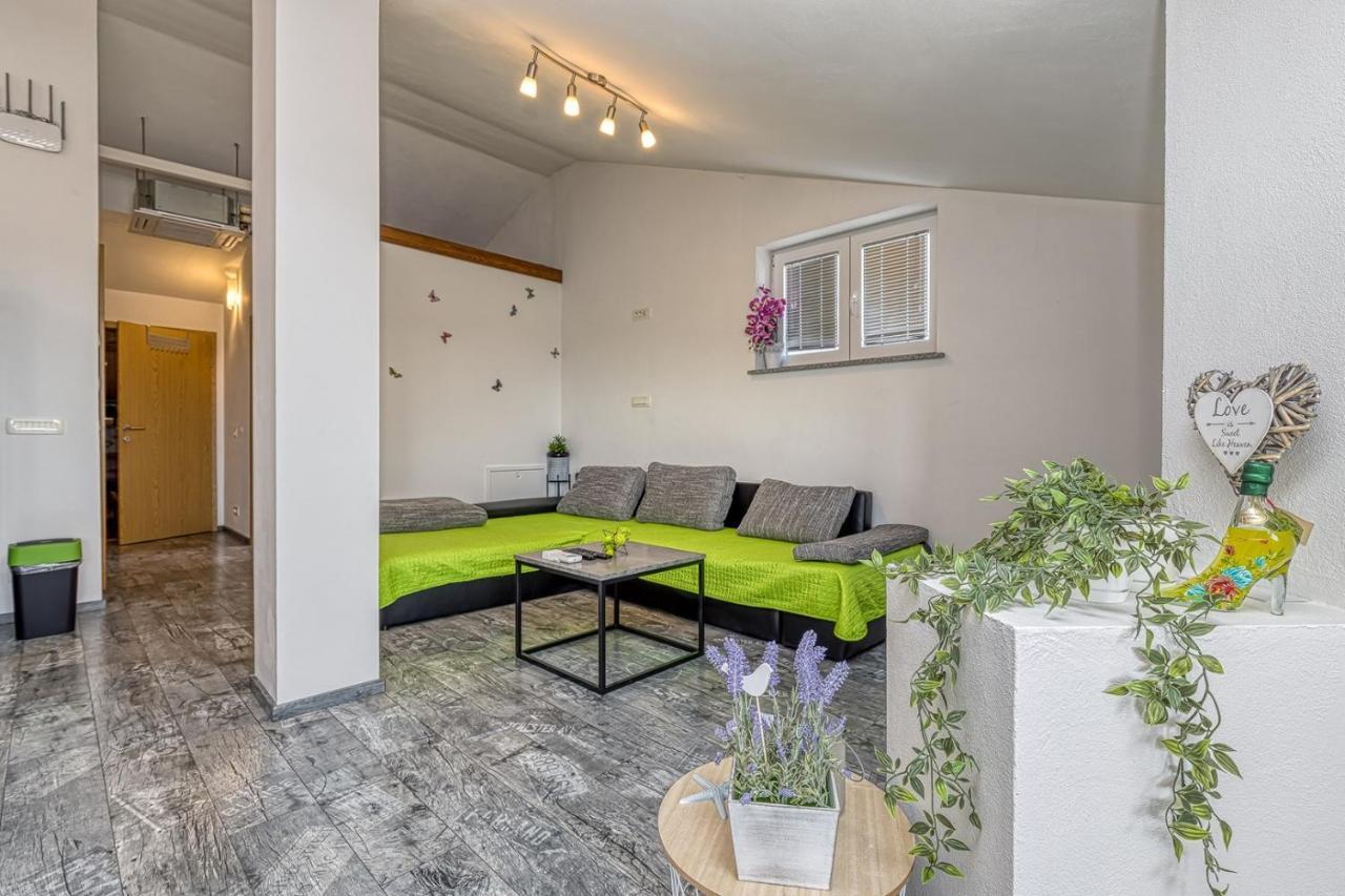 Enjoy At L&C Apartment Rovinj Exterior photo